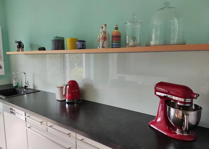 Zen - Spacious - Garden - Kitchen Apartment *